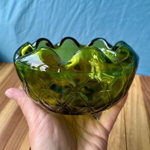 Vintage Indiana Depression Glass Diamond Quilted Ruffle Edge Duette Rose Bowl